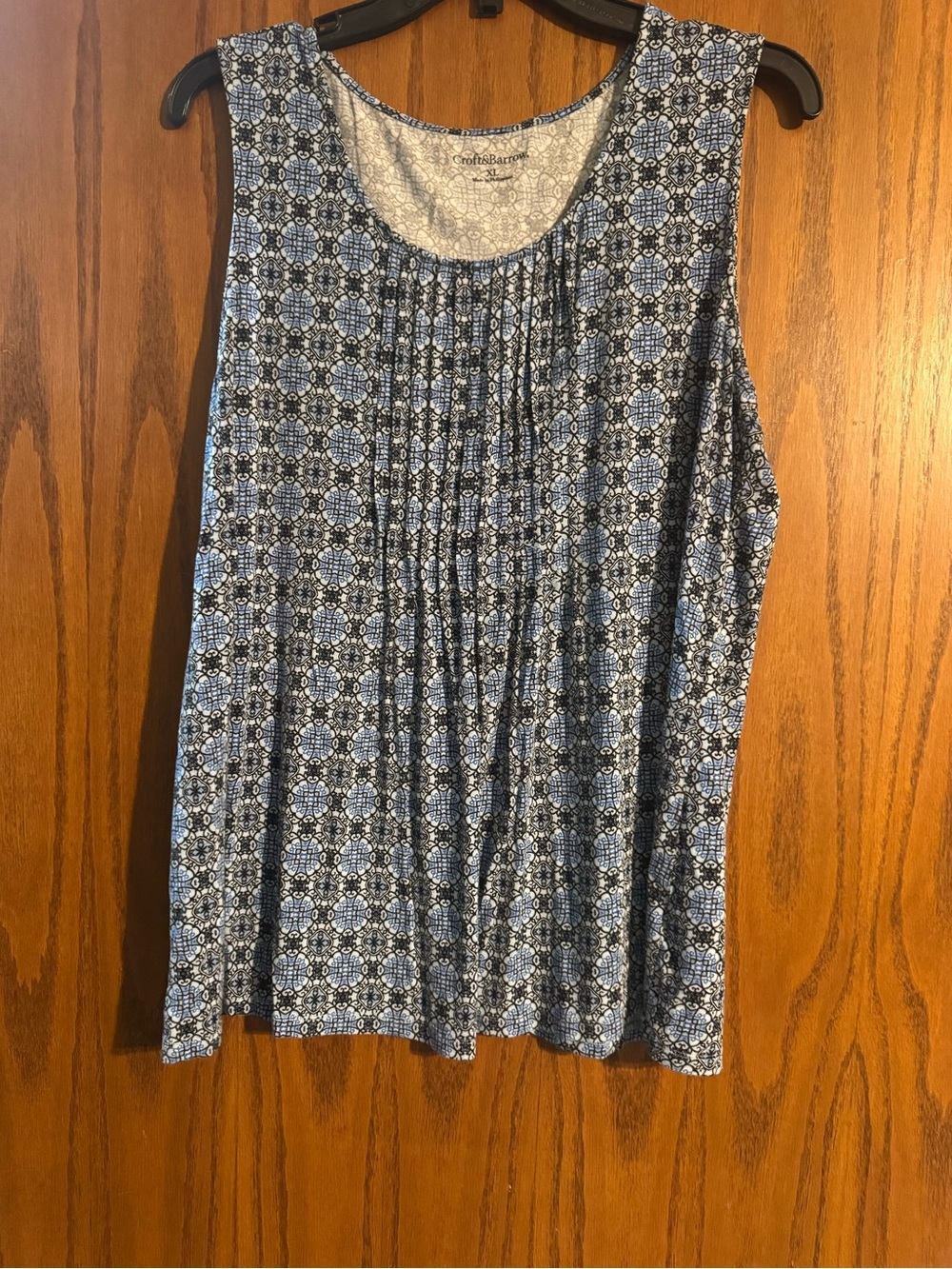 croft & barrow Blue and White Geometric Pleated Tank